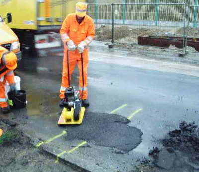 4. Verdichten der Reparaturstelle